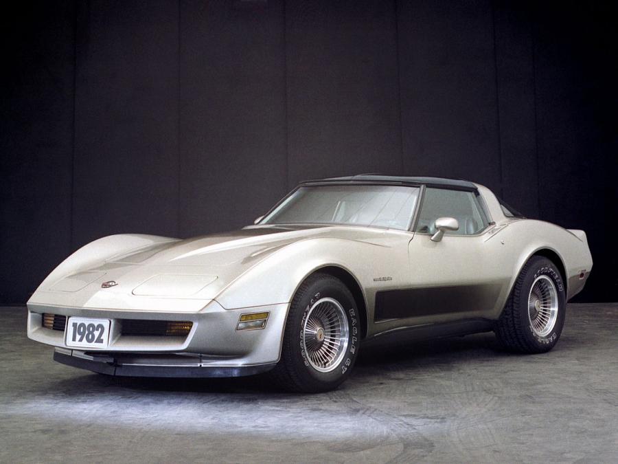  Chevrolet Corvette Collector Edition 1982 года  (фото 33 из 40)